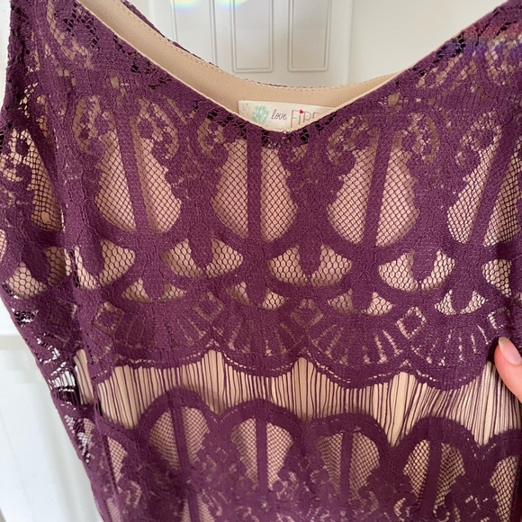 Winners Burgundy Lace Dress - Picture 3 of 3